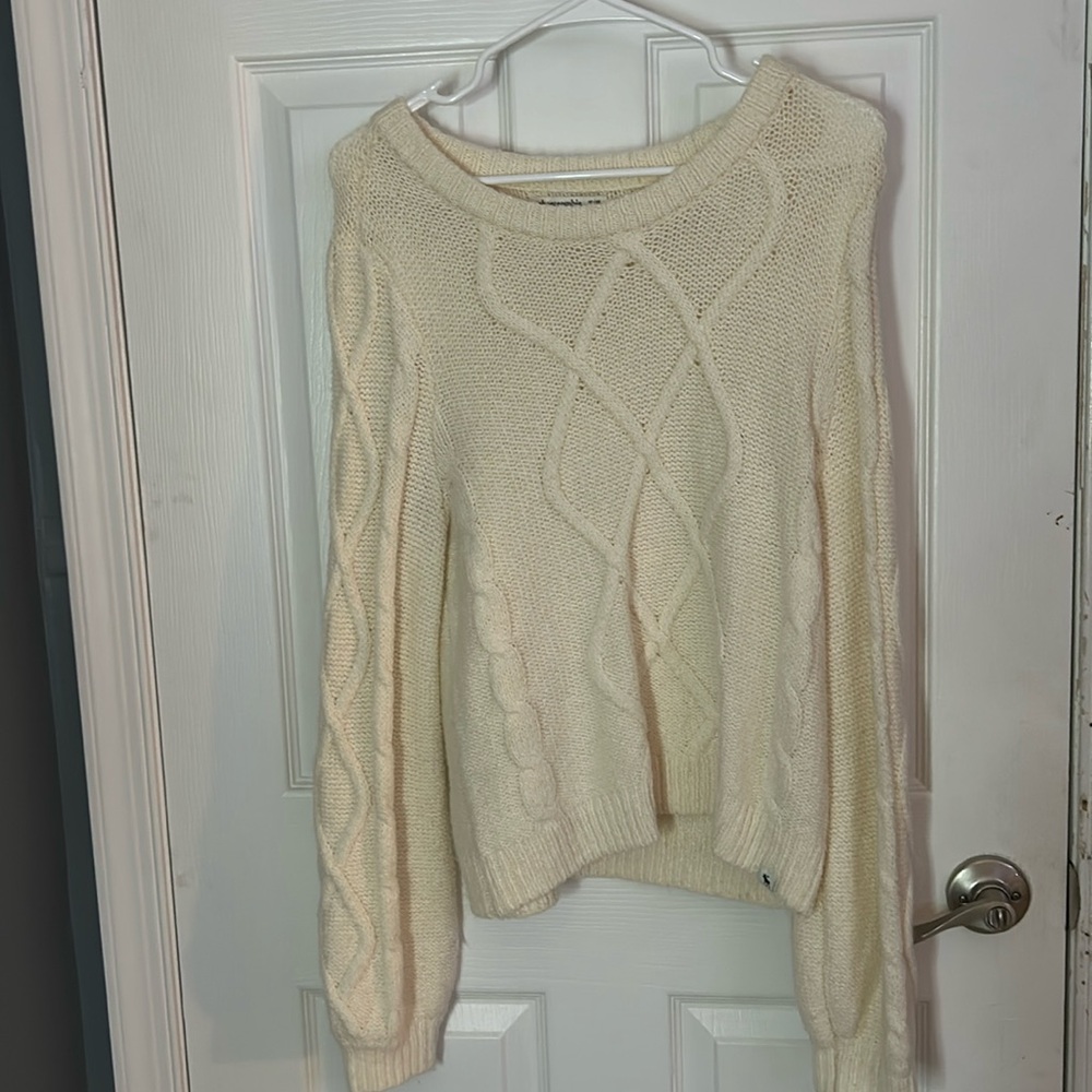 Abercrombie Sweater (kids or size small in womans)